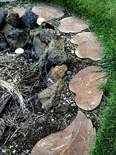 Metal Leaf Path Markers